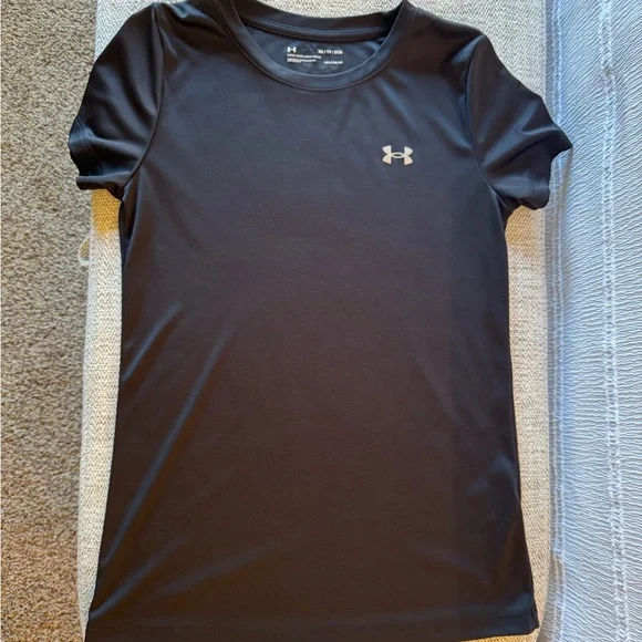 Under Armour Black T-Shirt - Picture 1 of 2